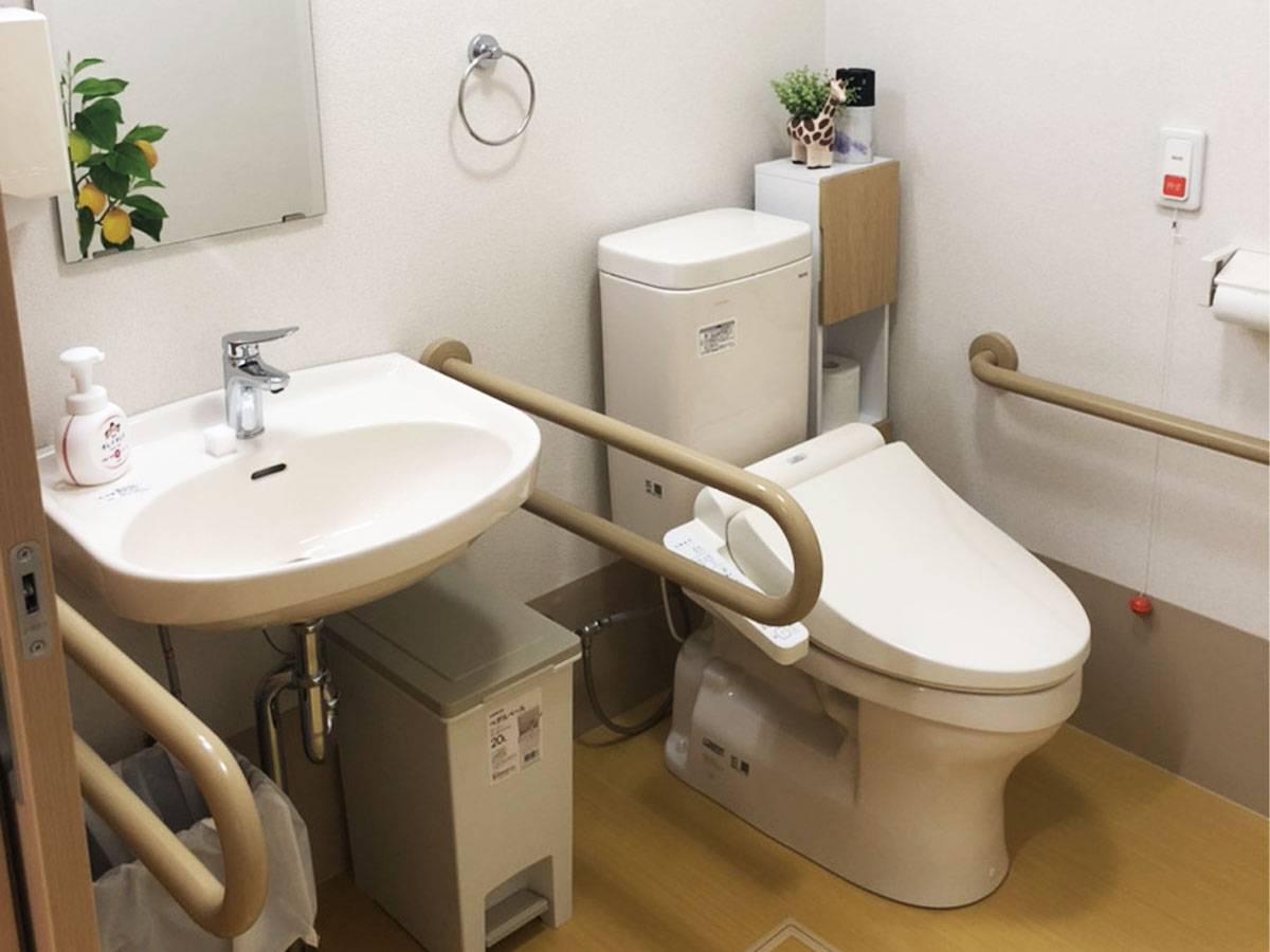 サービス付き高齢者向け住宅HIBISU伊丹 多目的トイレ